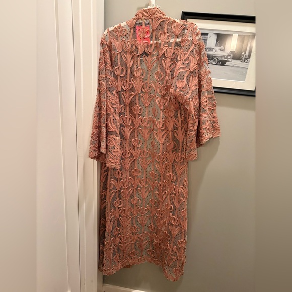 La Vie Style House Latte Dot Button Caftan NWOT - Picture 3 of 4